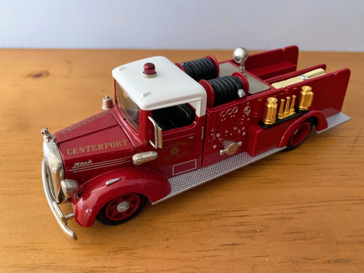 Auctions | Ashton Models a pair of Pumper and Ladder Fire Trucks