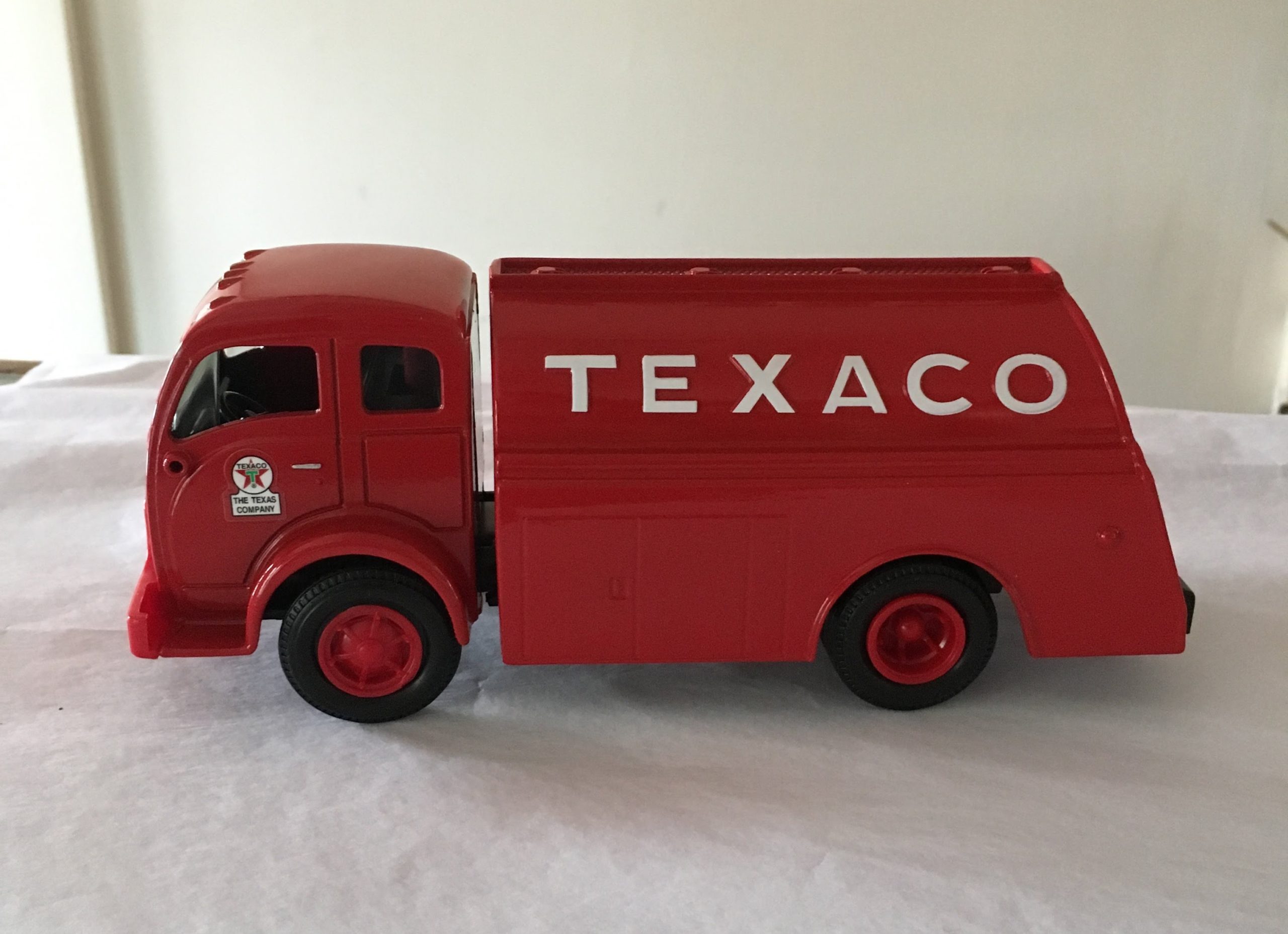 Texaco 1949 White 3000 Tilt Cab Tanker, Collector Series 13