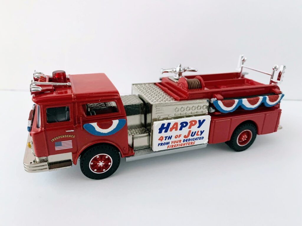 Corgi - Independence 4th of July 2001 Mack CF Pumper